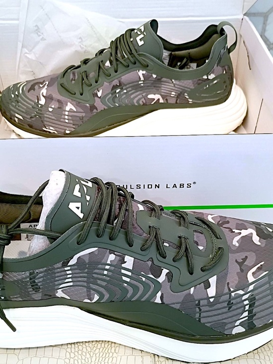 Rare New in Box Athletic Propulsion Labs Men\'s Green/Khaki Trainers 13 US 46 EU main image 6